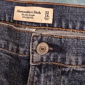 Abercrombie & Fitchv Ankle  Ultra High Rise Jeans